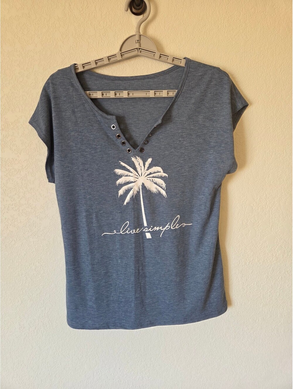 Blue Women's Short Sleeve Graphic Sleeveless T-Shirt with 'Live Simple'